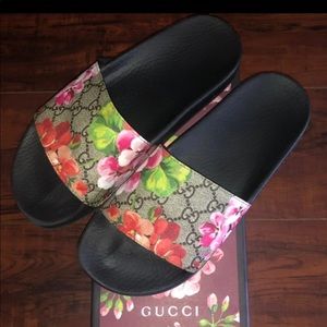 Gucci Bloom Slides size: 38 euro 8 US